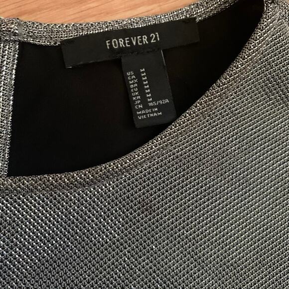 Metallic Silver Holiday Party Mesh Cropped Top Flutter Ruffle Sleeve Size M - Picture 3 of 7